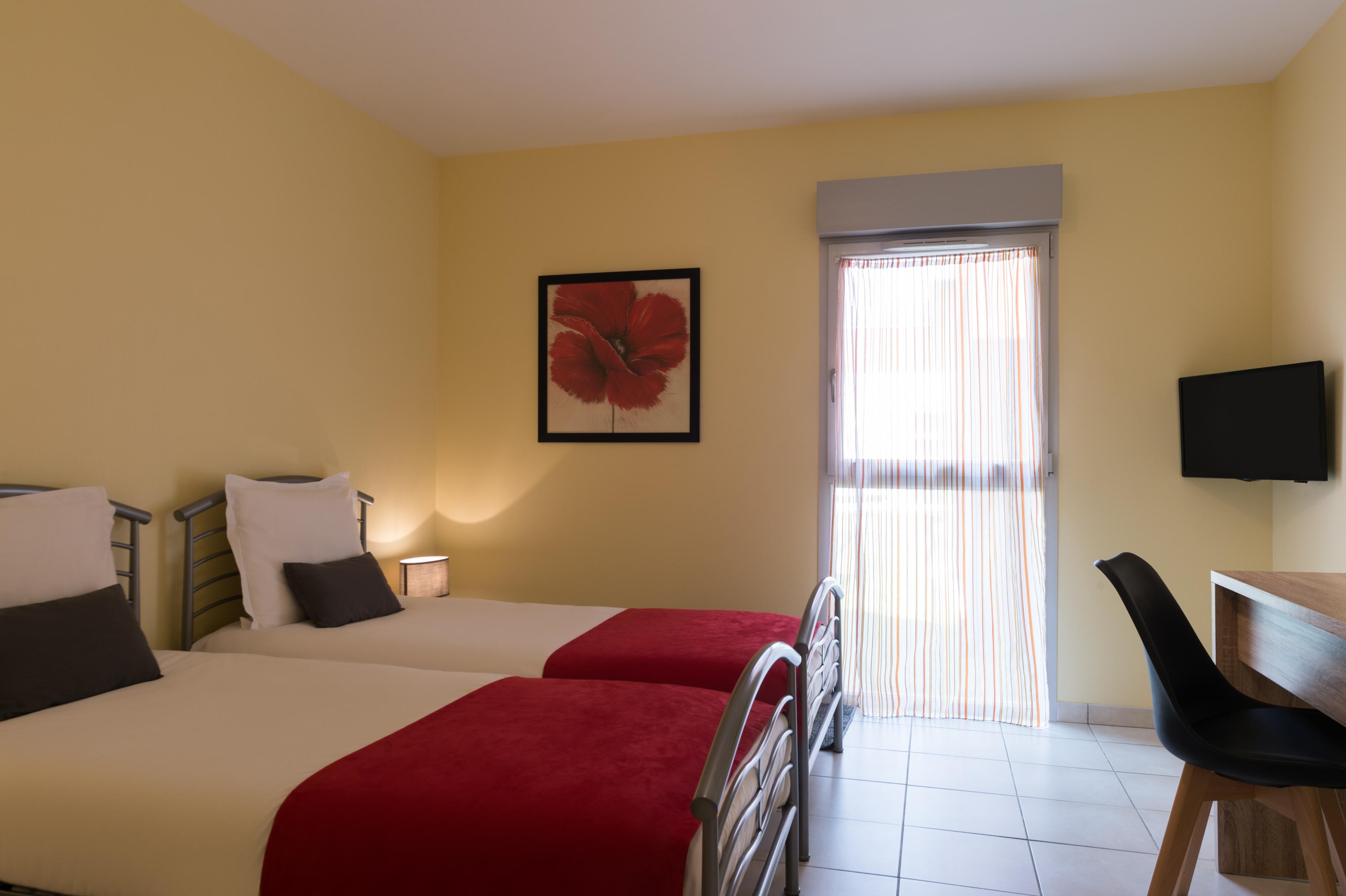 Hotel The Originals Pic Epeiche Montbazon Extérieur photo