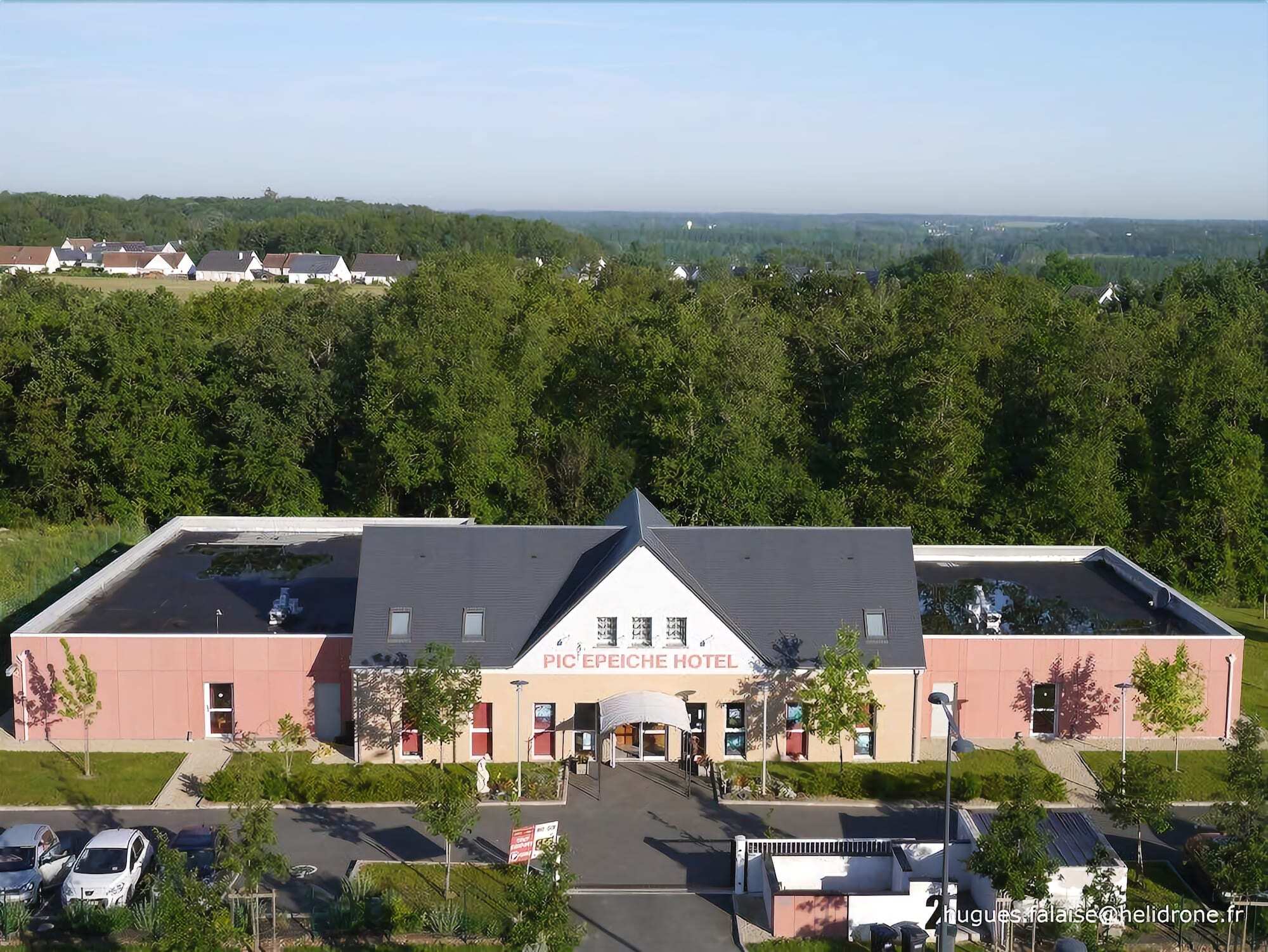 Hotel The Originals Pic Epeiche Montbazon Extérieur photo